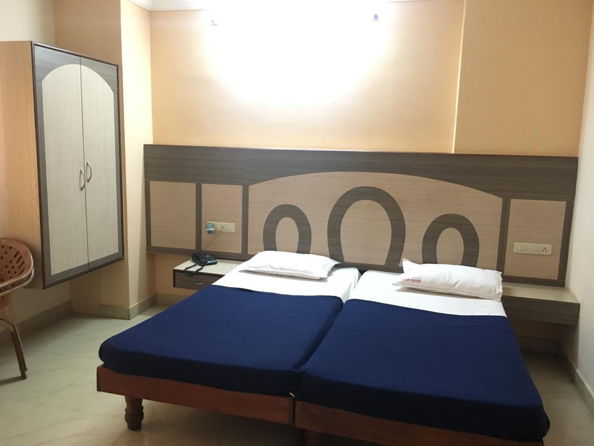 Iroomz Amrutha Residency 3* Hospet